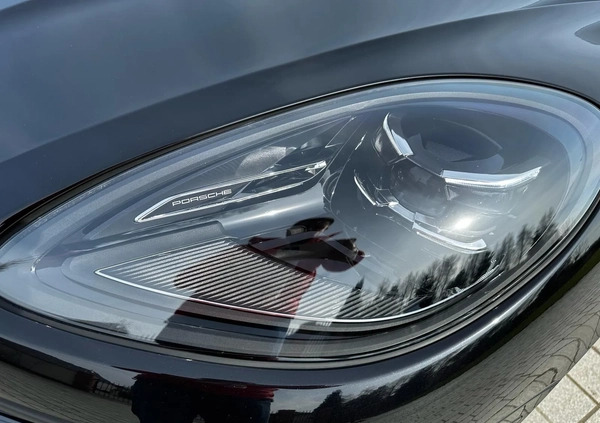 Porsche Macan cena 329000 przebieg: 32000, rok produkcji 2022 z Warszawa małe 352